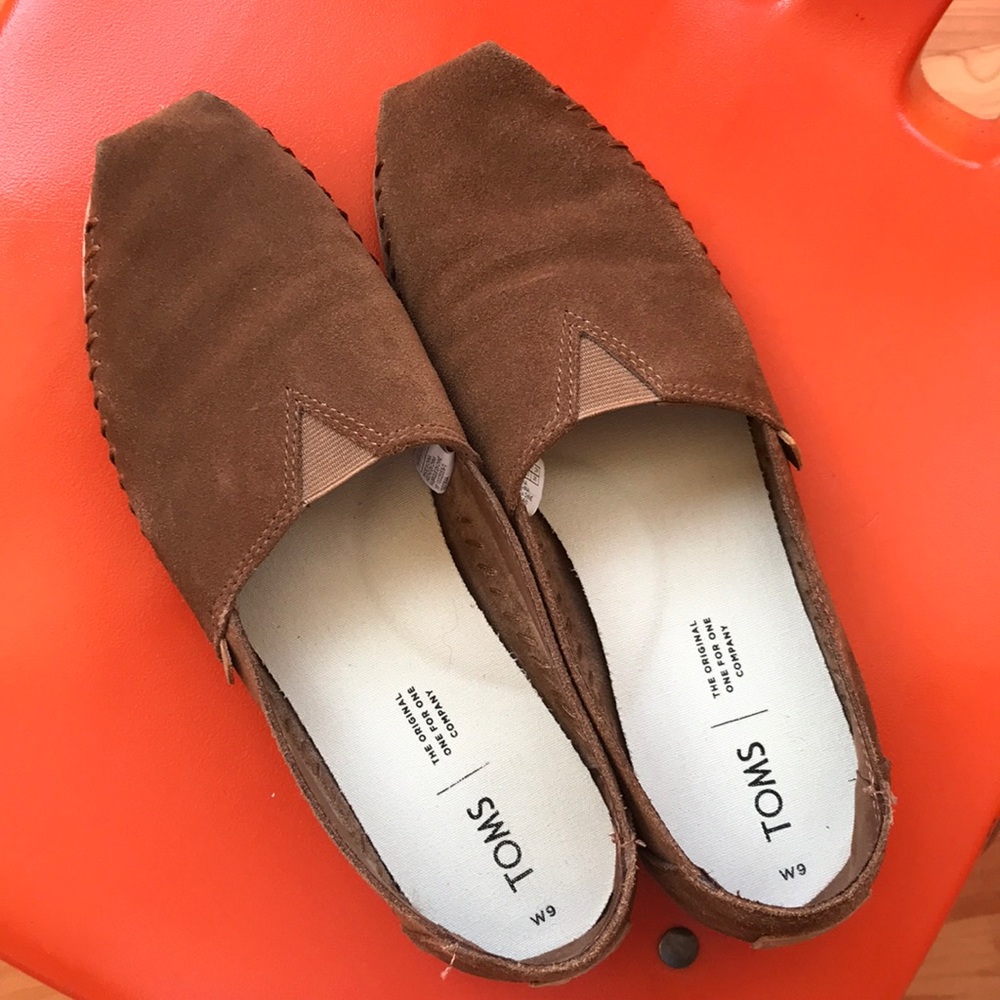 Tom's Dark Amber Suede Classics Size 9